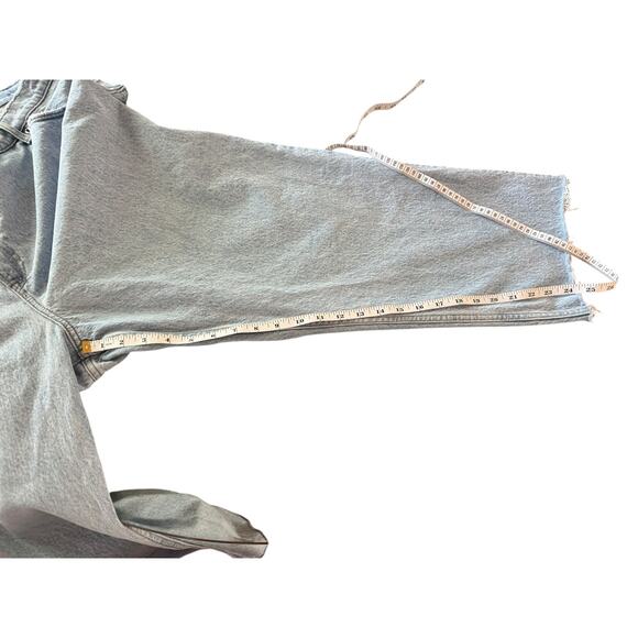 Abercrombie 90s Straight Ultra High Rise Cross Front Raw Hem Light Wash 36 22 S - Picture 9 of 10